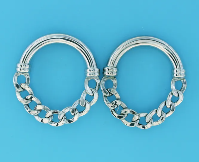 CLEARANCE - Sterling Silver Rhodium Plated Curved Bar/Chain Front Facing Hoop Earrings (SI6643)