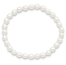 Load image into Gallery viewer, Children&#39;s 4-5mm White Rice Freshwater Cultured Pearl Stretch Bracelet (SI8025)
