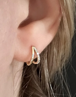 14k Gold Diamond Split Hoop Curved Huggie Earrings