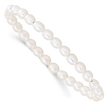 Load image into Gallery viewer, Children&#39;s 4-5mm White Rice Freshwater Cultured Pearl Stretch Bracelet (SI8025)
