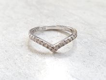 Load image into Gallery viewer, 14k White Gold Diamond Chevron Band (I9588)
