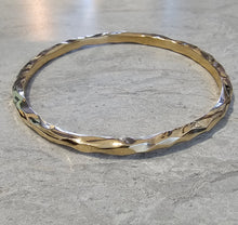 Load image into Gallery viewer, Susan Bella Original - 14k Yellow Gold Signature Series Solid Bangle Bracelet
