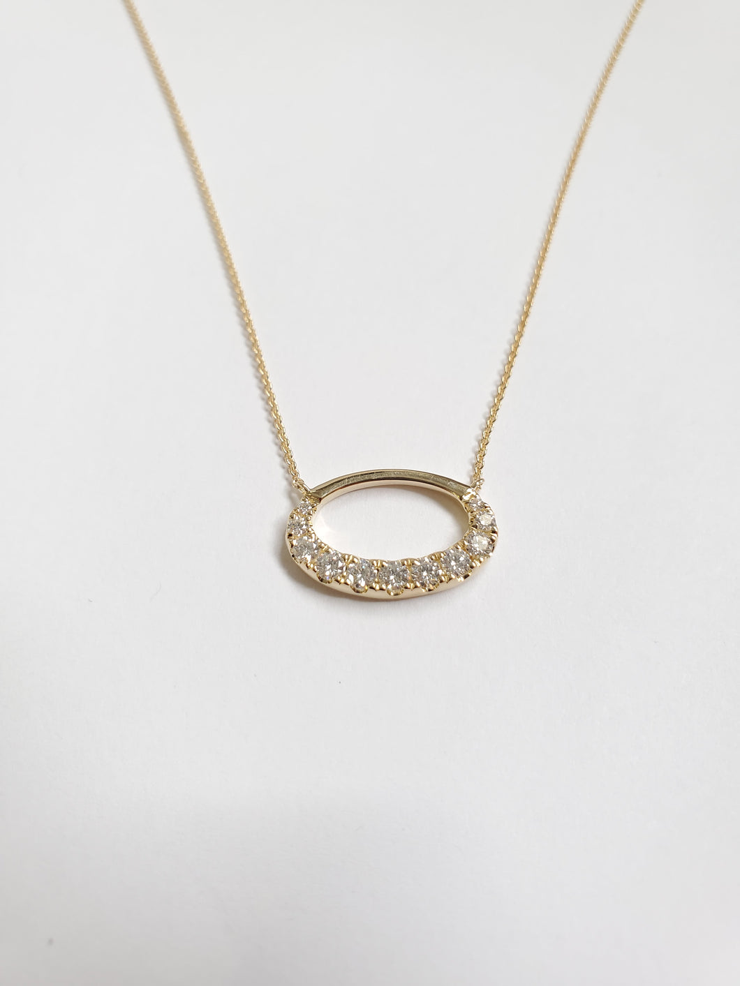 14k Yellow Gold Diamond Edged Negative Space Oval Necklace (I9854)