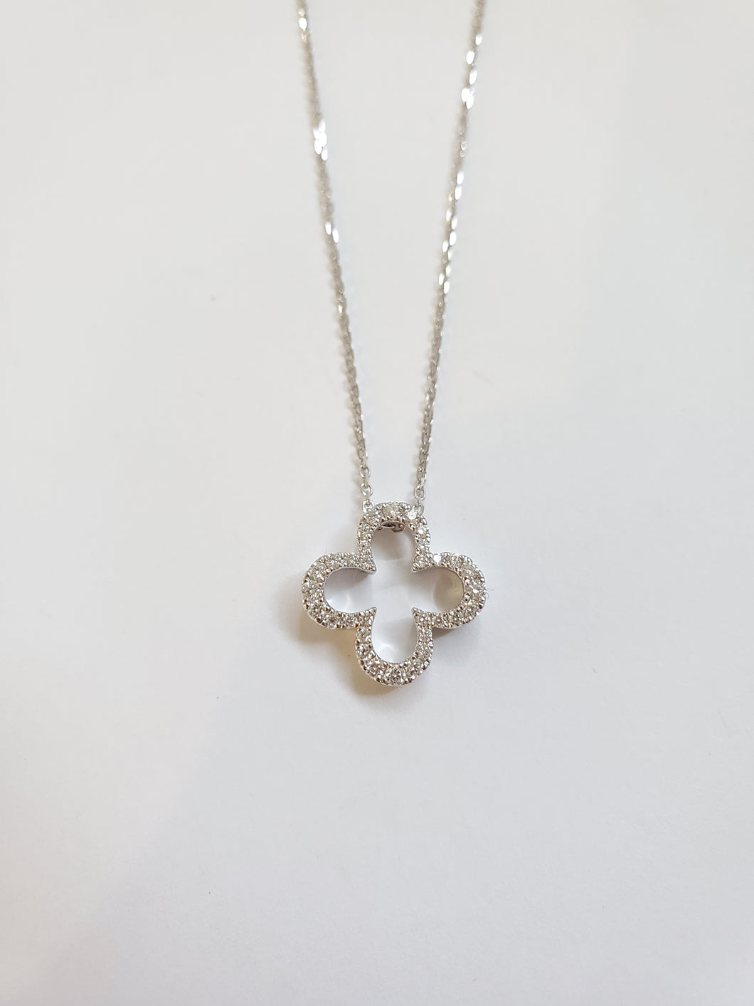 14k White Gold Diamond Clover Pendant (I9841)