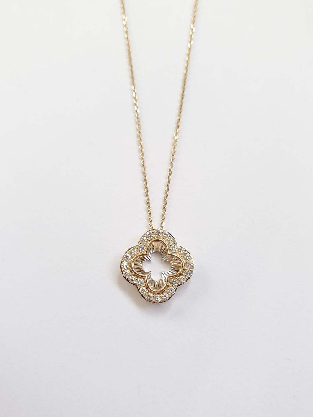 14k Yellow Gold Two Tone Diamond Alhambra Reflection Necklace (I9639)