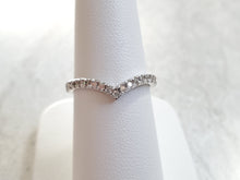 Load image into Gallery viewer, 14k White Gold Diamond Chevron Band (I9588)
