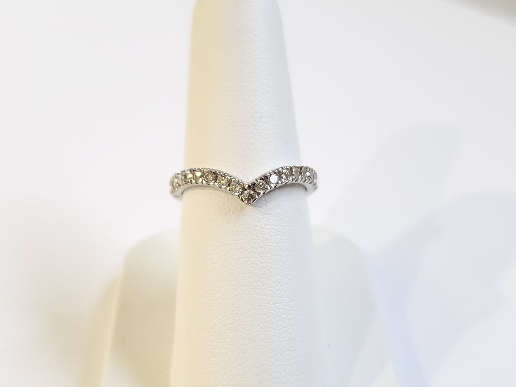 14k White Gold Diamond Chevron Band (I9828)