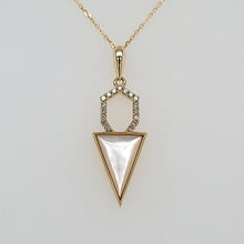 Load image into Gallery viewer, Mother of Pearl Arrow Necklace (I7429)

