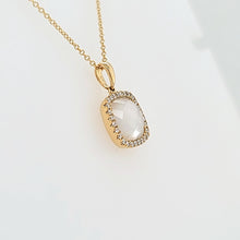 Load image into Gallery viewer, 18k Yellow Gold Square Mother of Pearl &amp; Diamond Necklace (I6635)
