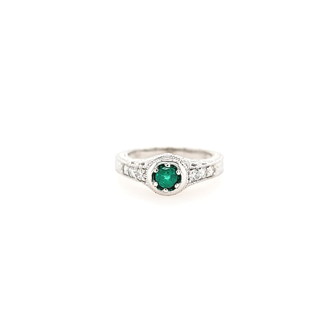 White Gold Emerald Filigree Ring (I2910)