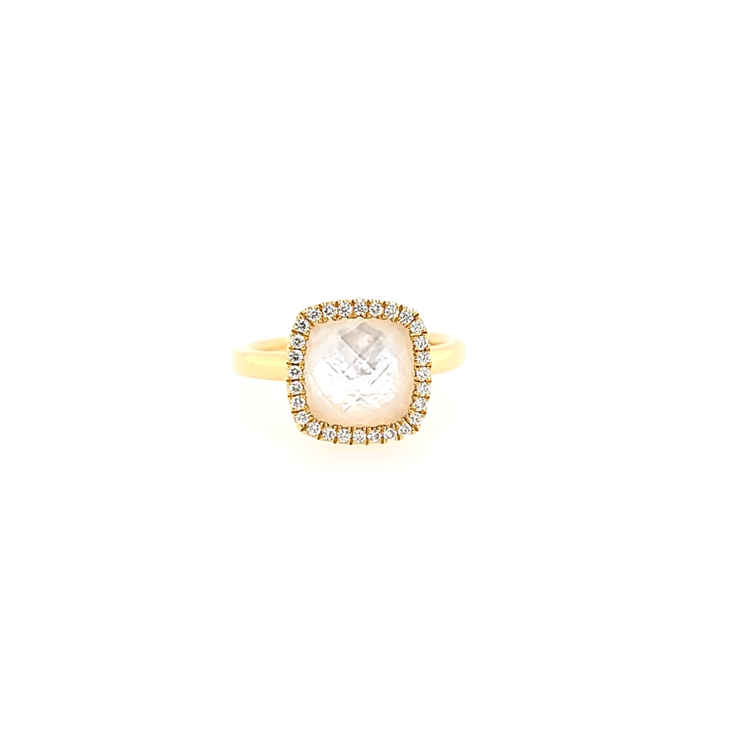 Yellow Gold Mother of Pearl & Diamond Ring (I6580)