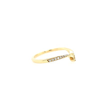 Load image into Gallery viewer, 14k Yellow Gold Diamond V Ring (I6076)
