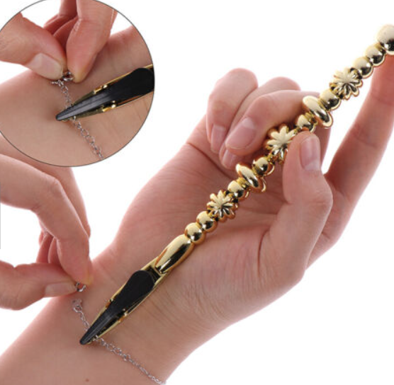 6 pcs Gadgets Golden Bracelet Tool Bracelets Jewelry Offer to Clasp Women  Connecting Tools Helper Necklaces for Wrist Necklacegolden Buddy Girls 